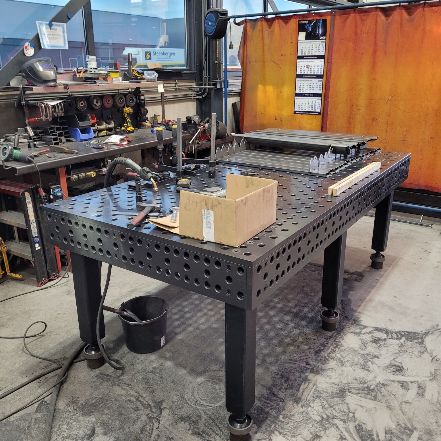 De Alpha 28 van Strong Hand is een lastafel van topkwaliteit